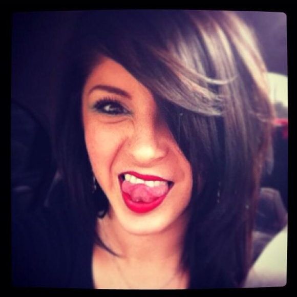 Meet your Posher, Kandi - Picture 2 of 7